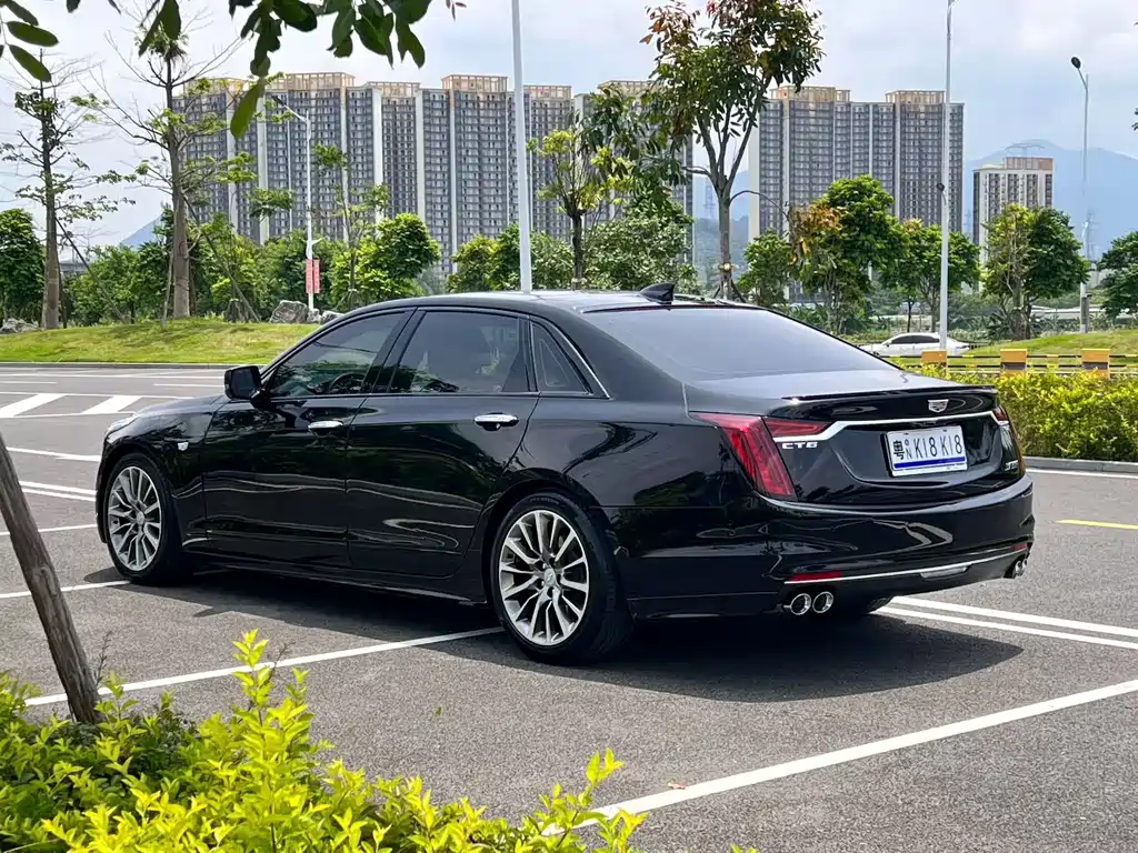 Cadillac CT6 28 T Distinguished