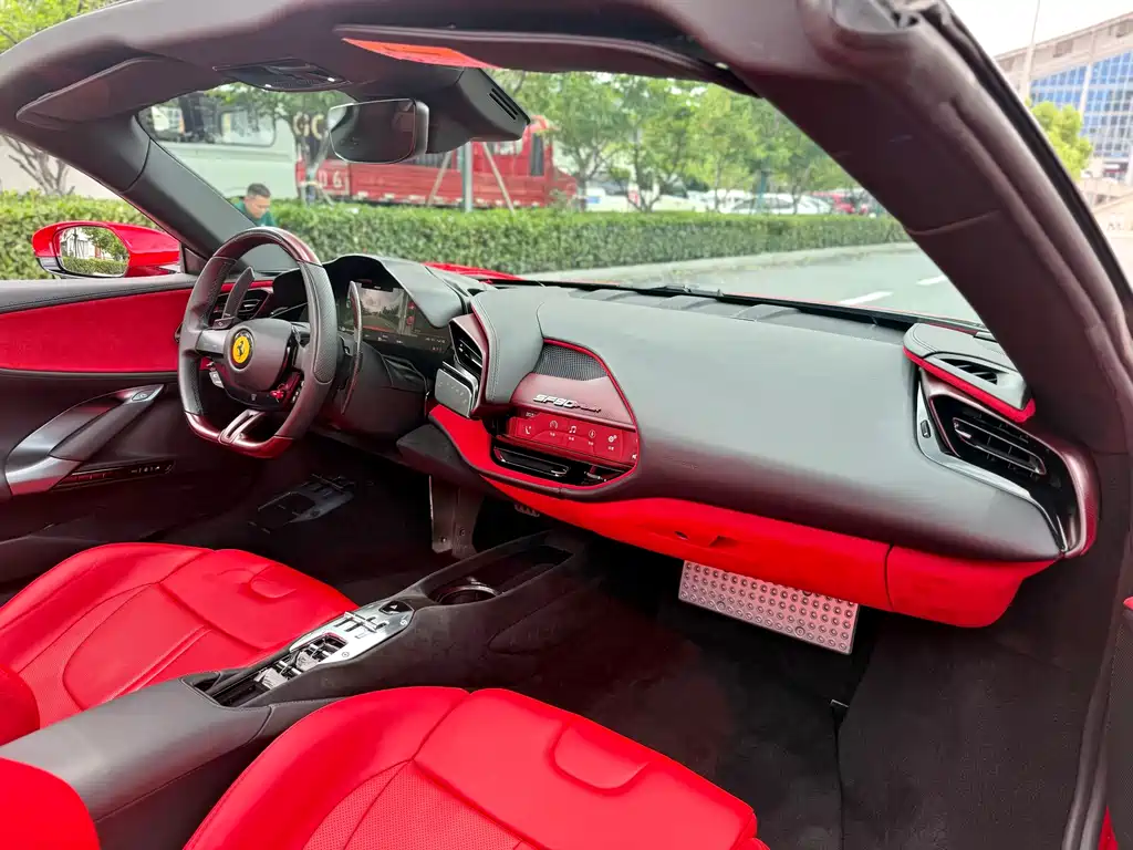 SF90 3.9 T V8 Spider