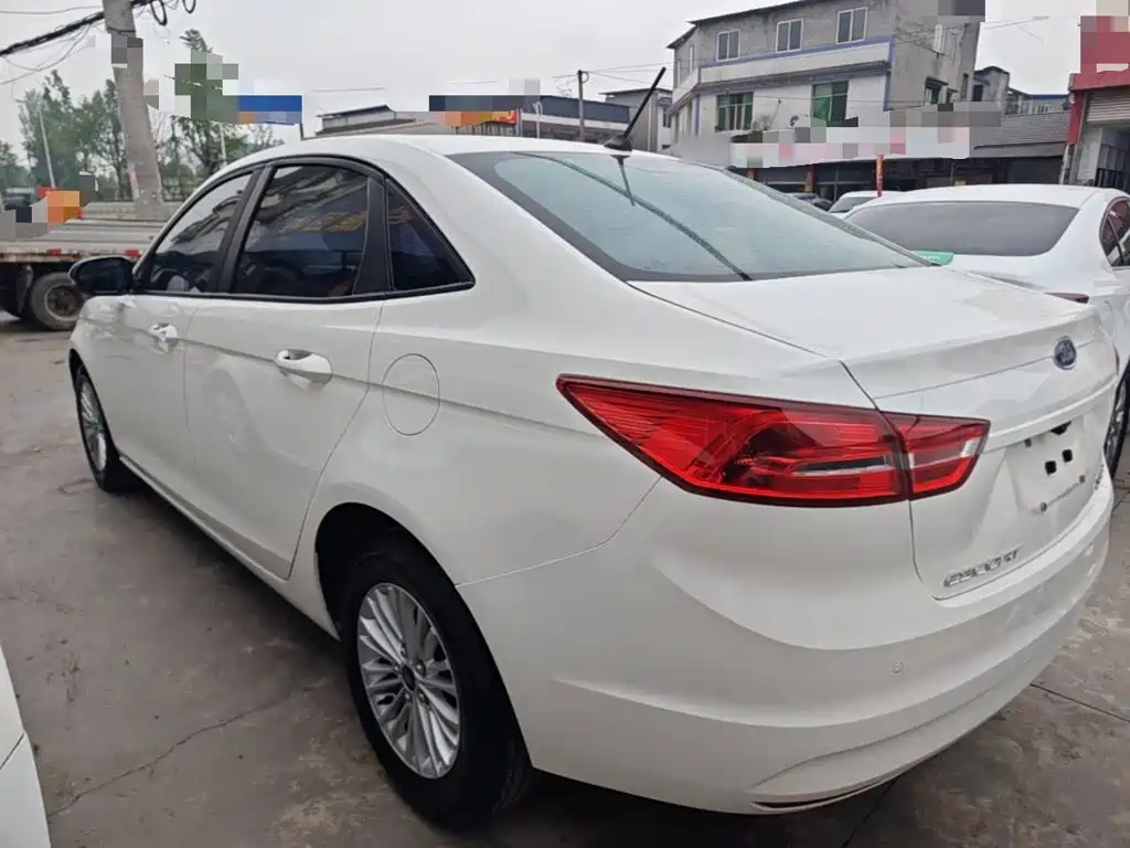Escort Facelift 1.5 L Auto Comfort