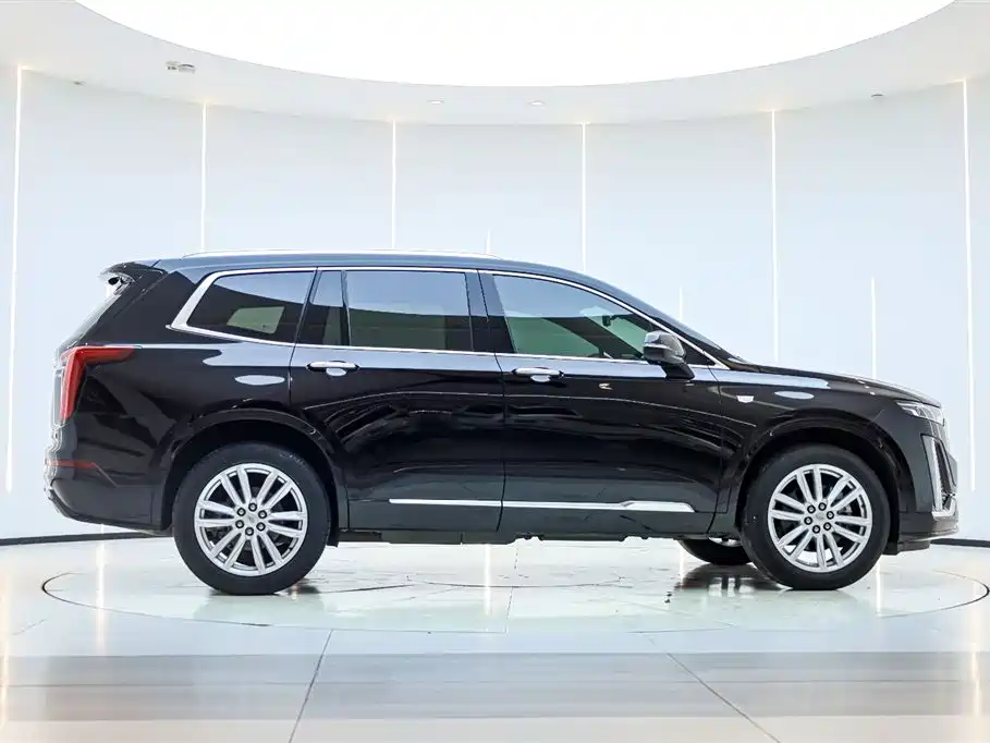 Cadillac XT6 凯迪拉克XT6 2022款 2.0 T 七座四驱豪华型标准版