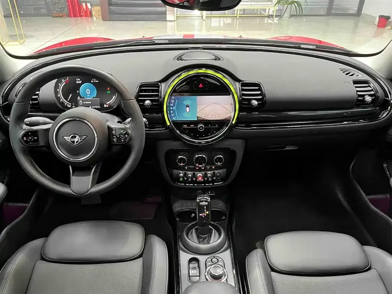 MINI CLUBMAN 1.5 T COOPER Connoisseur