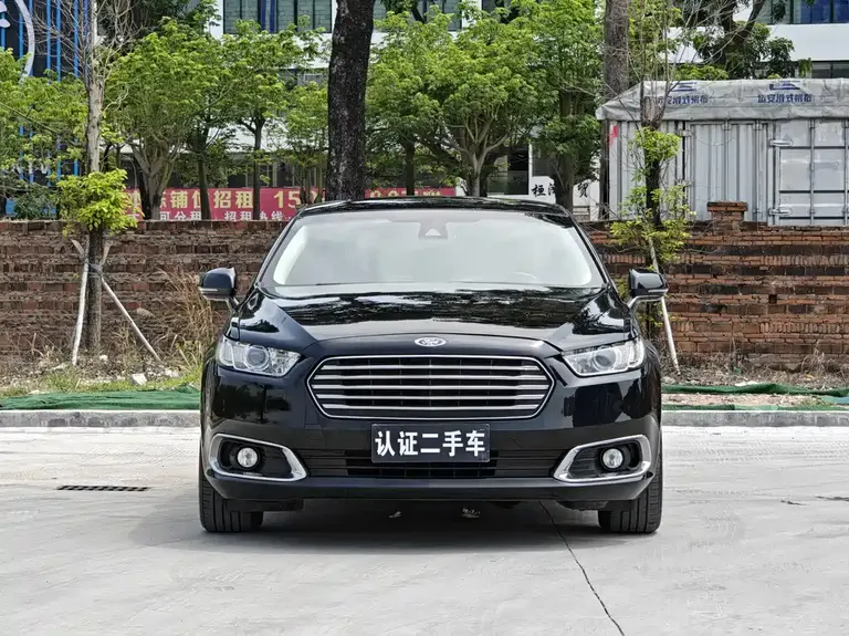 Ford Taurus EcoBoost 180 Luxury