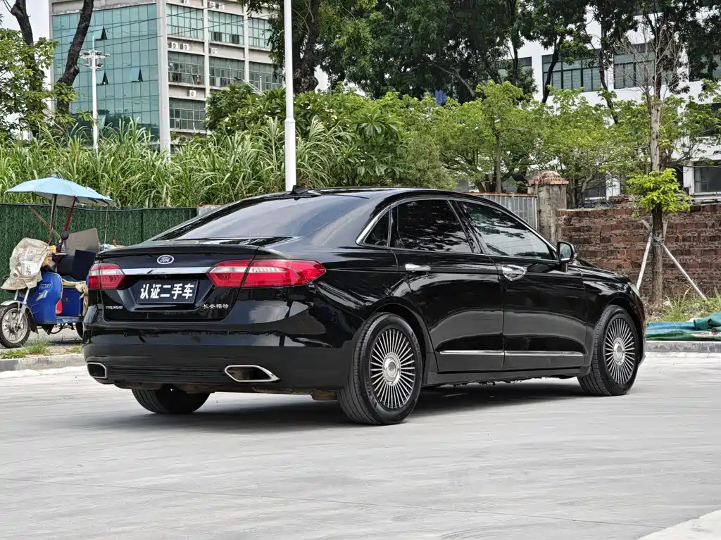 Taurus EcoBoost 180 Luxury
