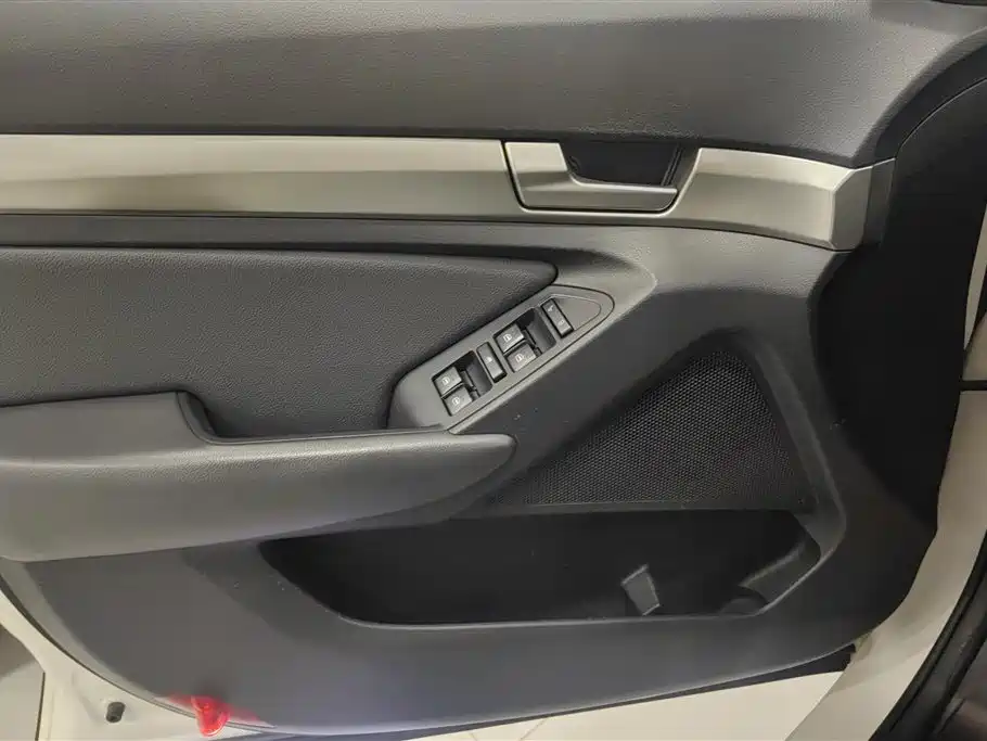 Senova X65 2.0 T Auto Comfort