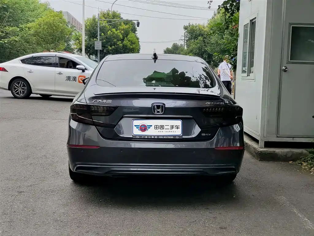 Accord Sharp· Hybrid 2.0 L Phantom Night · Sharp Smart