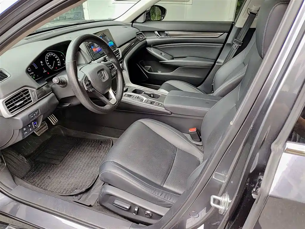 Accord Sharp· Hybrid 2.0 L Phantom Night · Sharp Smart