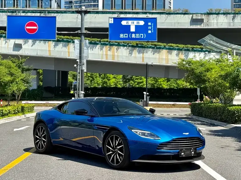 Aston Martin DB11 4.0 T V8 Coupe