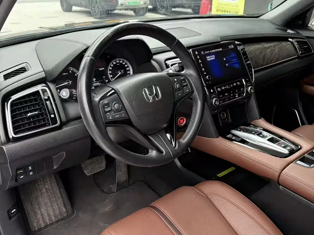 Honda UR-V 370 TURBO 4 WD Premium