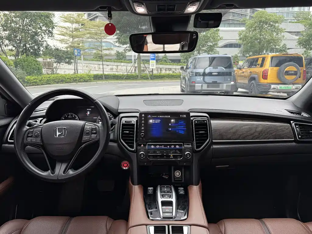 Honda UR-V 370 TURBO 4 WD Premium