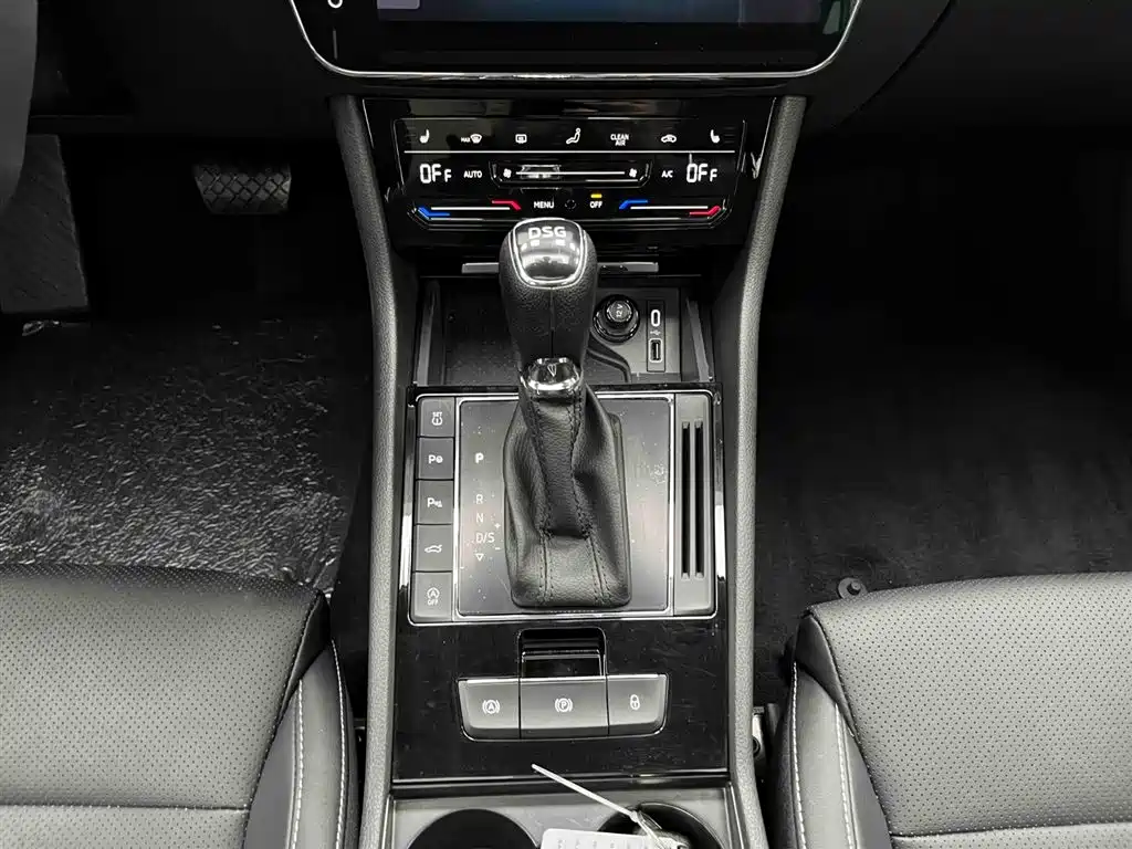 Superb TSI280 DSG Premium