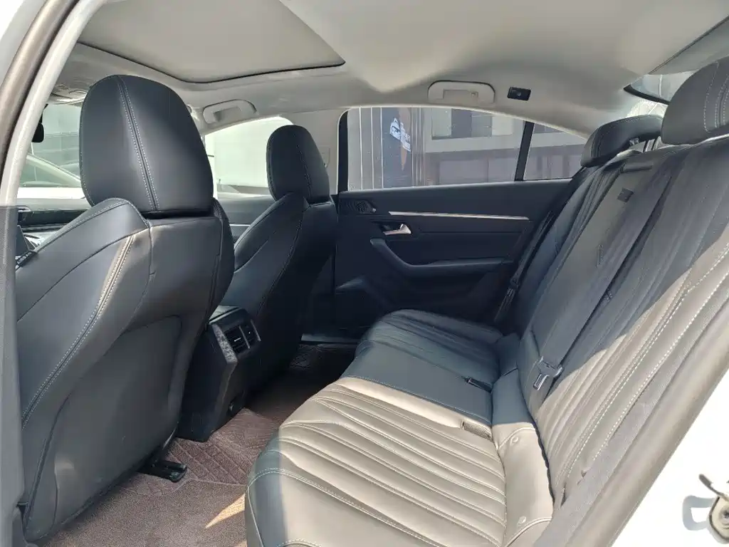 Peugeot 508 508 L 400 THP Control Flagship