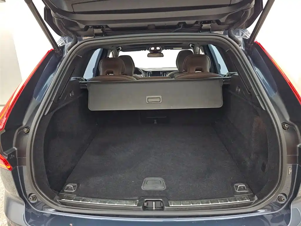 Volvo XC60 B5 4 WD Smart Ease Luxury
