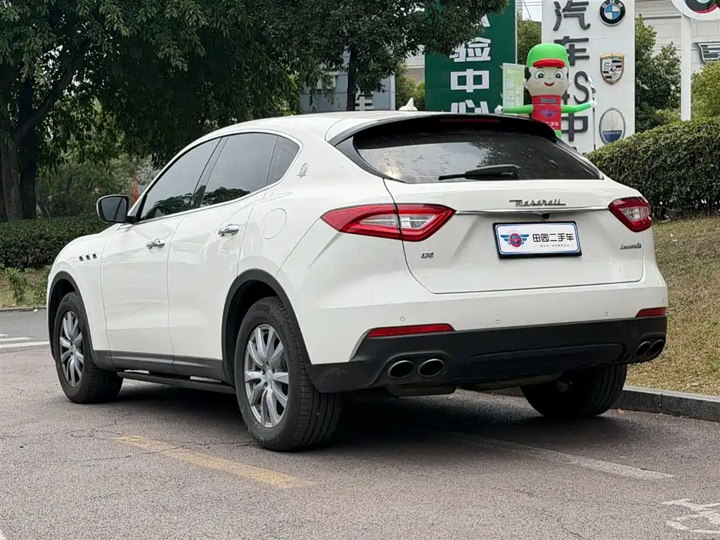 Levante 3.0 T Classic