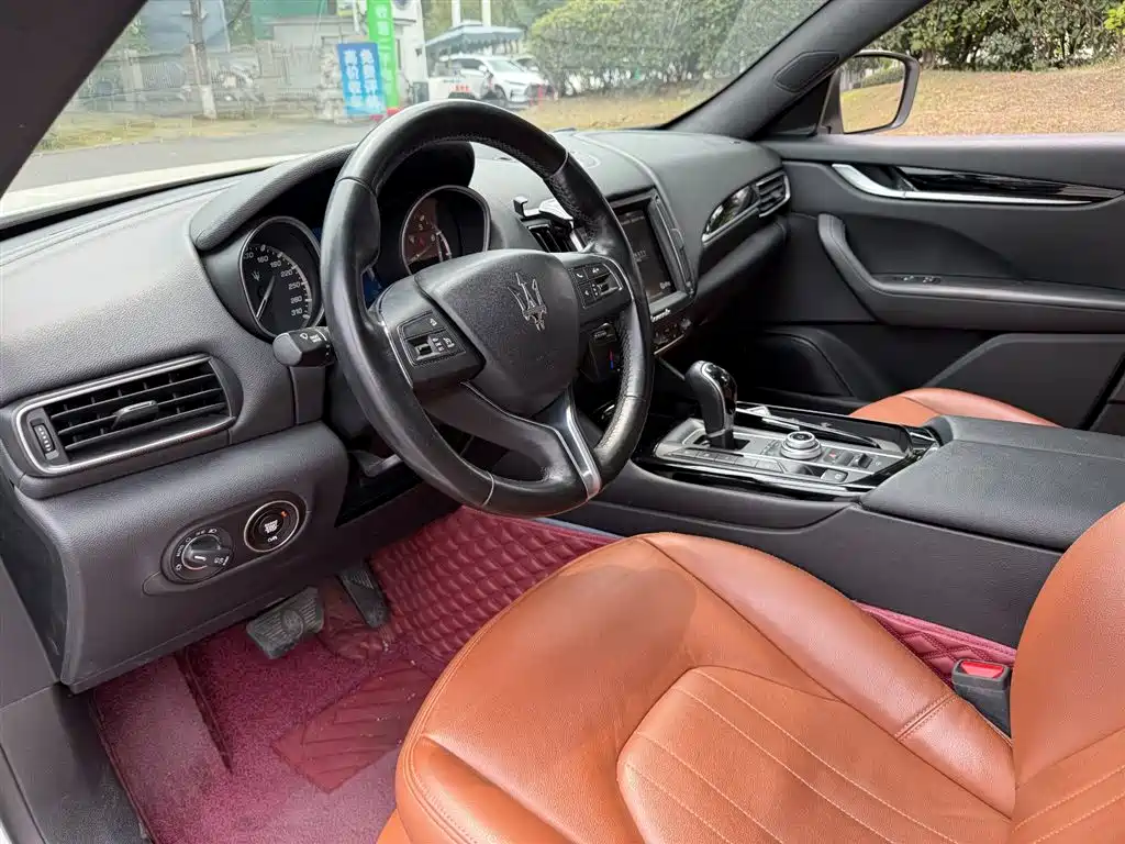 Levante 3.0 T Classic