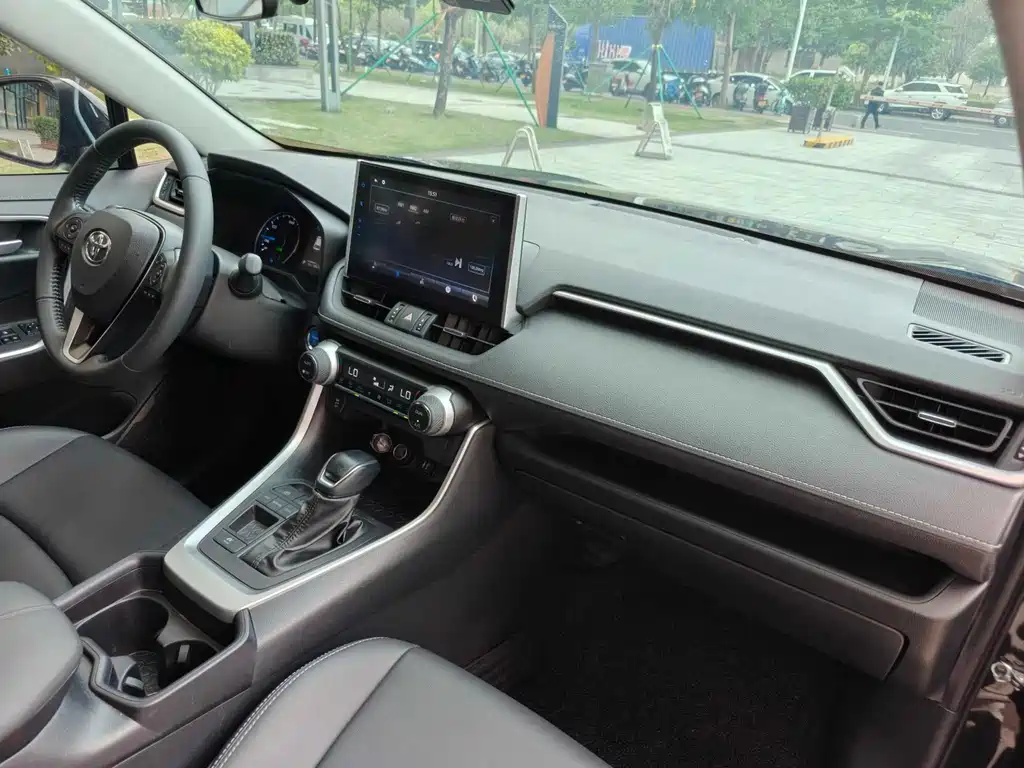 Wildlander 2.0 L CVT 2 WD Luxury PLUS