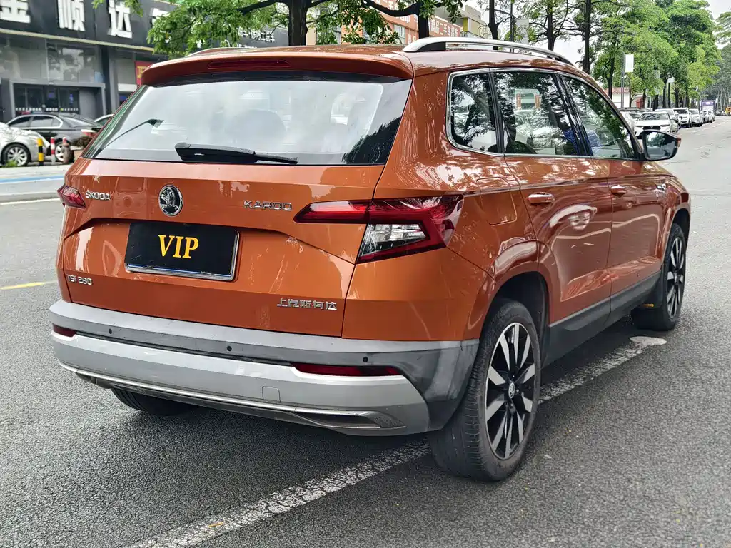 Karoq TSI280 Luxury CN-V