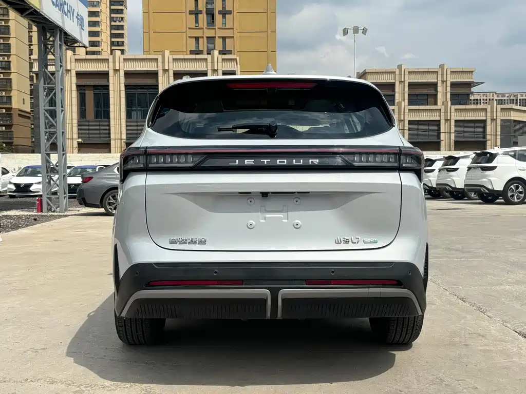 Jetour Shanhai L7 1.5 T 120 km ULTRA 7-seat
