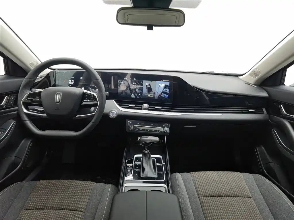 Besturn B70 3 rd Gen 1.5 T Auto Pleasure