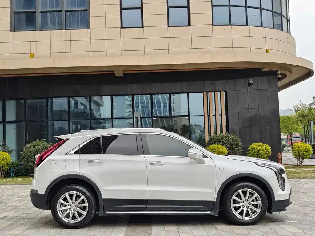 Cadillac XT4 28 T 2 WD Tech