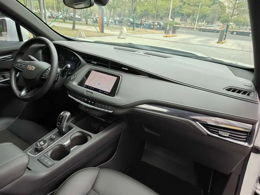 Cadillac XT4 28 T 2 WD Tech