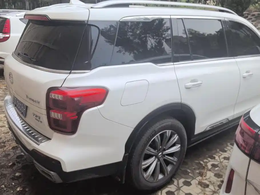 GAC Trumpchi GS8 390 T 2 WD Luxury Connected (7-seat)