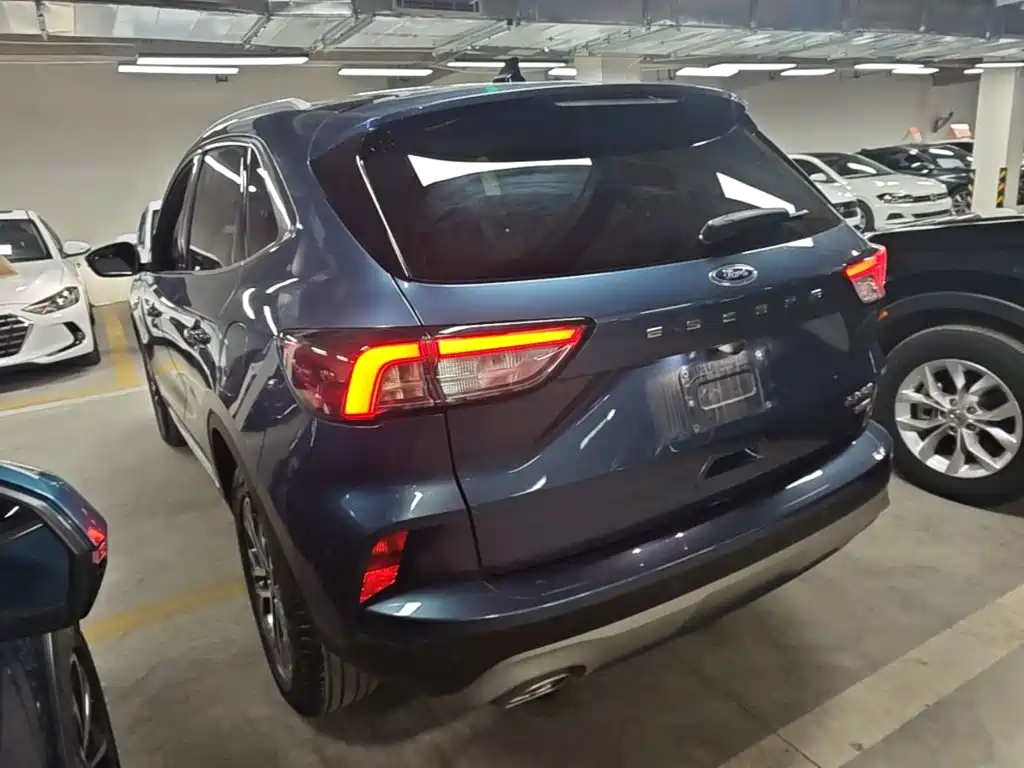 Escape EcoBoost 245 2 WD Shine Enjoyment