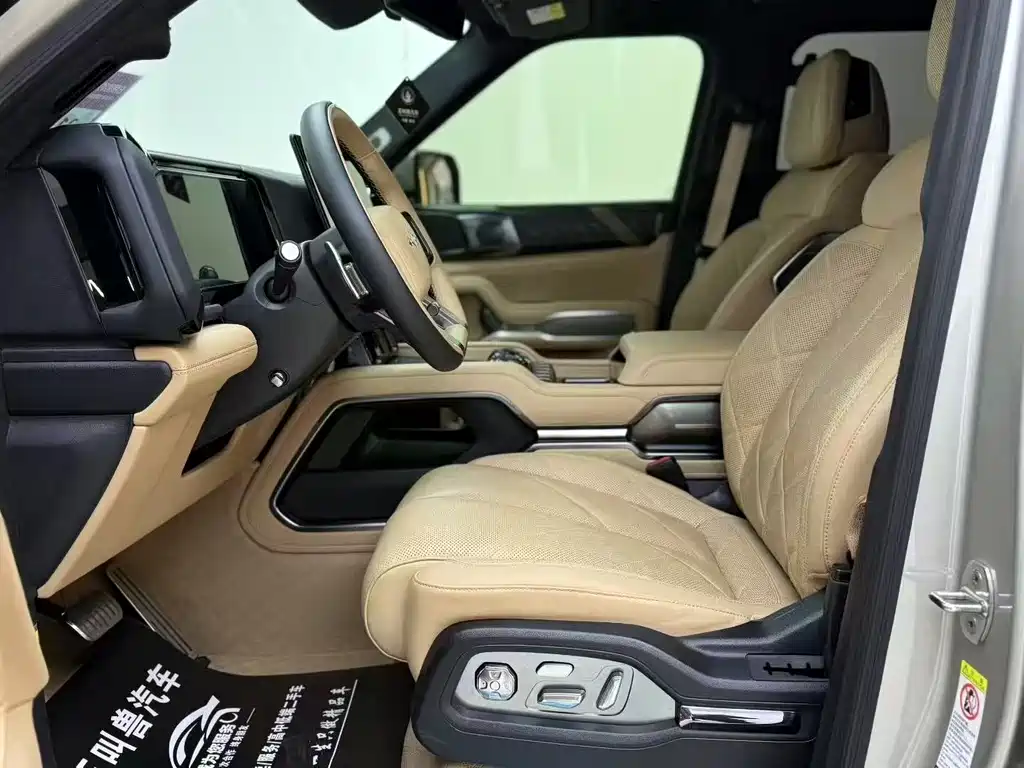 Leopard 8 Brave Flagship 7-seat