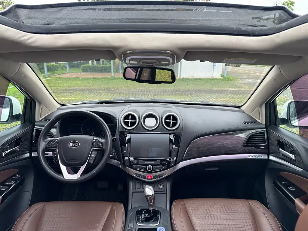 BYD S7 2.0 T Auto Distinguished