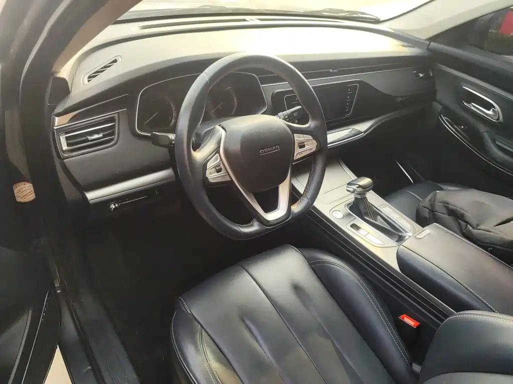 Changan Oshan X7 1.5 T Auto Luxury