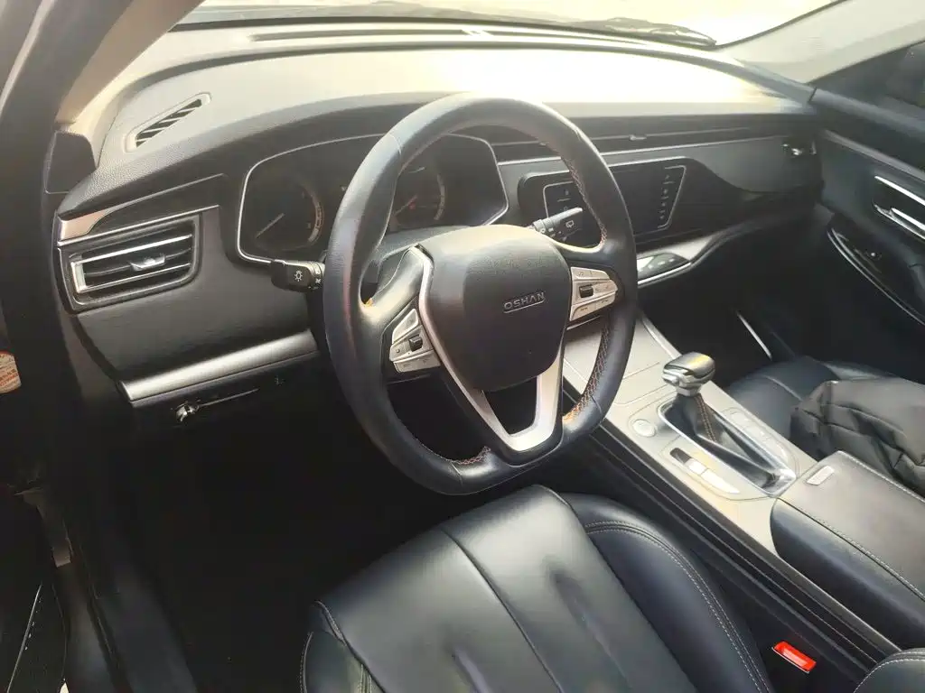 Changan Oshan X7 1.5 T Auto Luxury