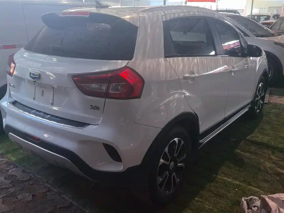 Vision X3 1.5 L Auto Distinguished