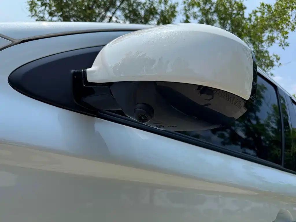 Outlander Facelift 2.0 L 2 WD Smooth Travel 5-seat