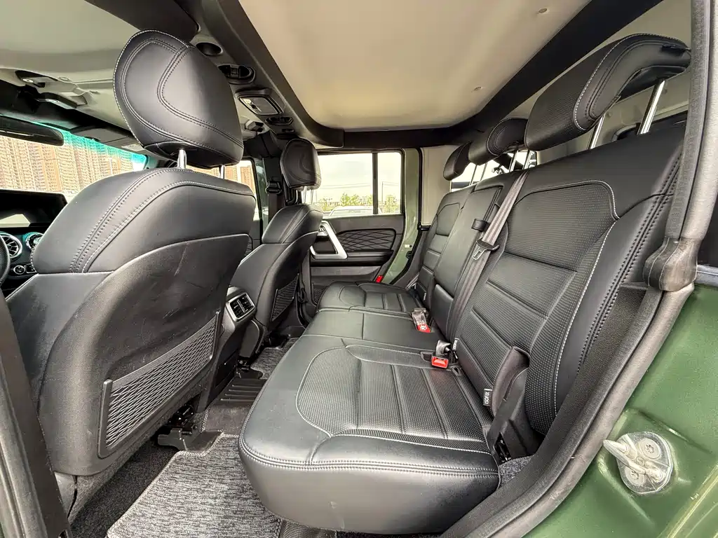 BAIC BJ40 PLUS 2.0 T Auto 4 WD City Hunter