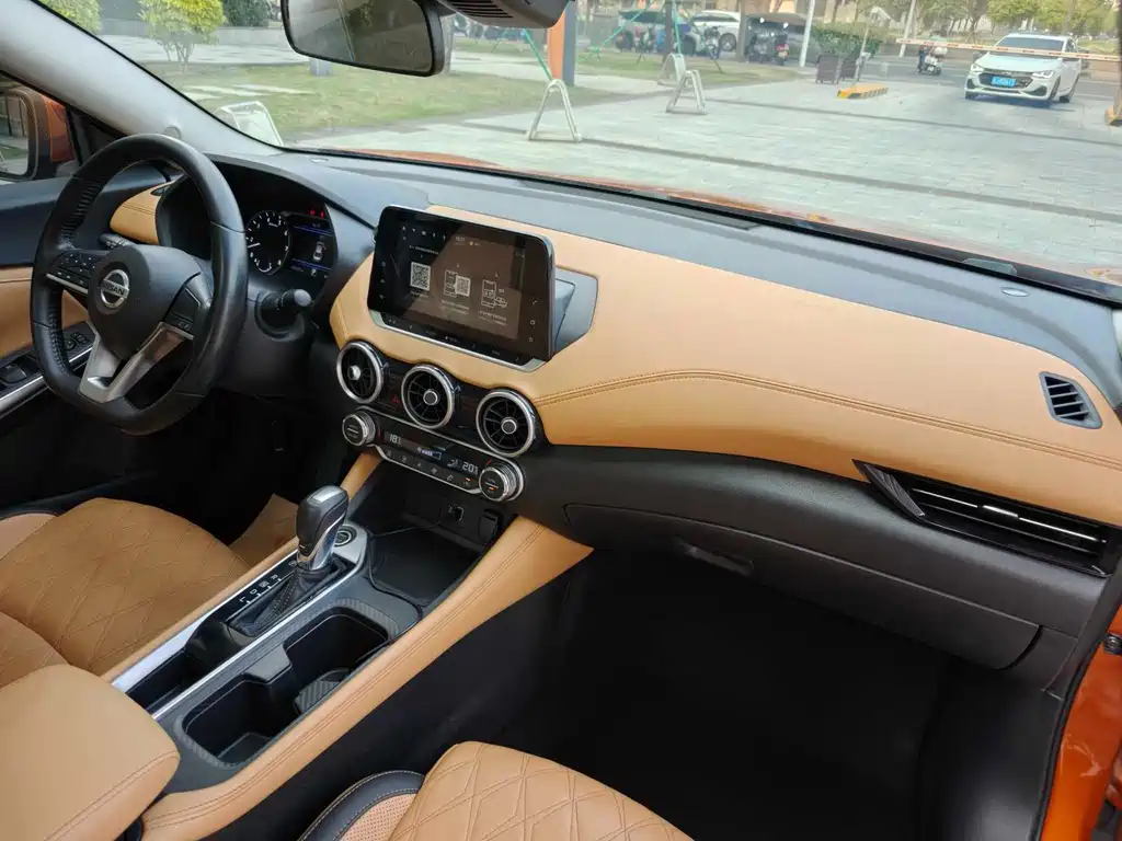 Sylphy 1.6 L TOP CVT Luxury Enjoyment