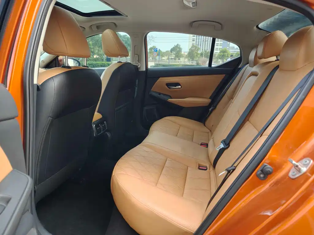 Sylphy 1.6 L TOP CVT Luxury Enjoyment