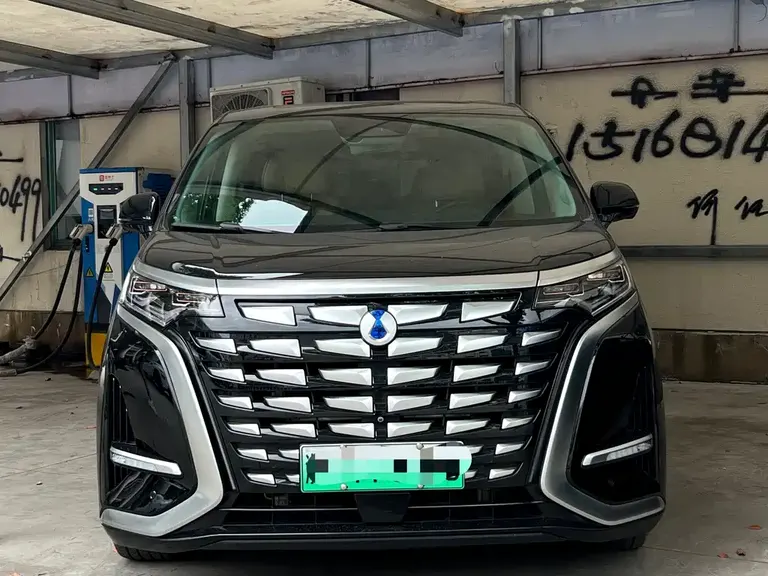 Denza D9 DM-i 970 4 WD Flagship