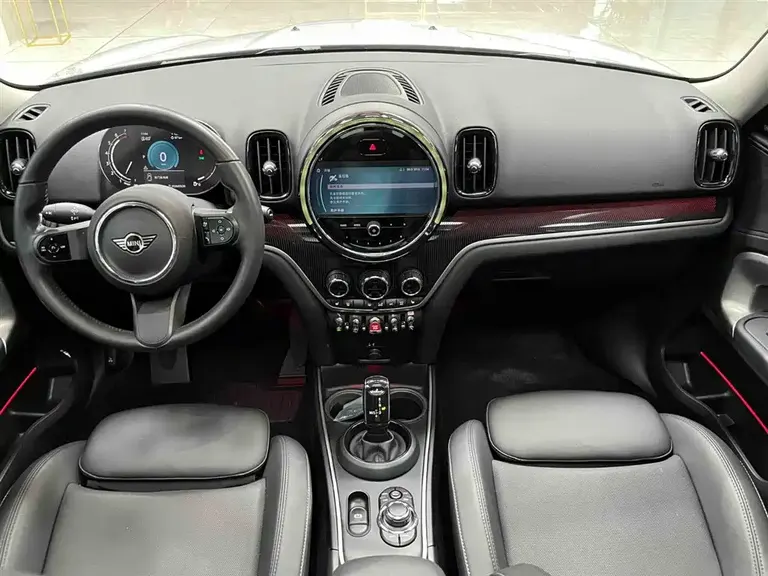 MINI COUNTRYMAN MINI COUNTRYMAN 2023款 1.5 T COOPER ALL4 鉴赏家