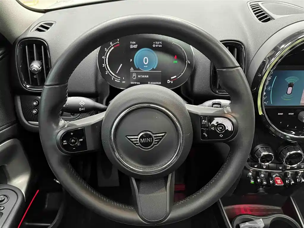 MINI COUNTRYMAN MINI COUNTRYMAN 2023款 1.5 T COOPER ALL4 鉴赏家