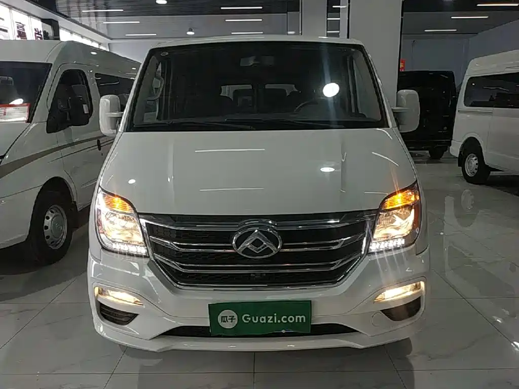 Xintu V80 新途V80 2019款 2.0 T Plus AMT傲运通短轴超低顶5/6座