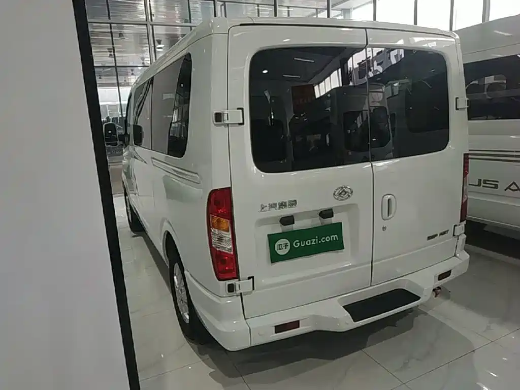 Xintu V80 新途V80 2019款 2.0 T Plus AMT傲运通短轴超低顶5/6座
