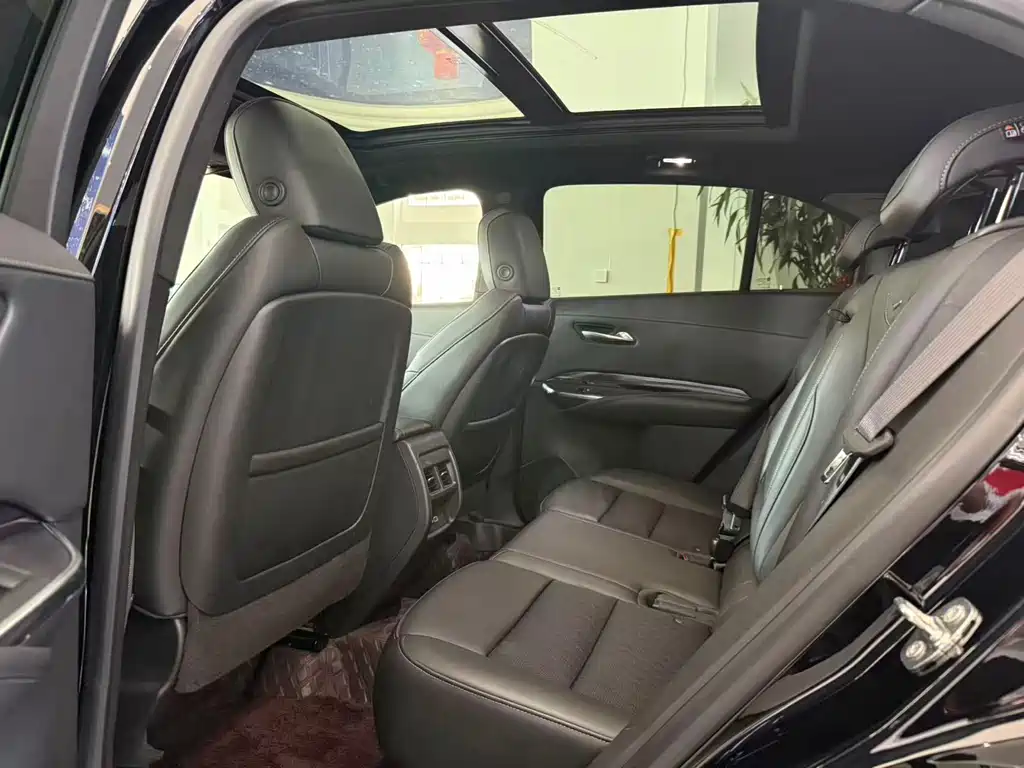 Cadillac XT4 28 T 2 WD Tech