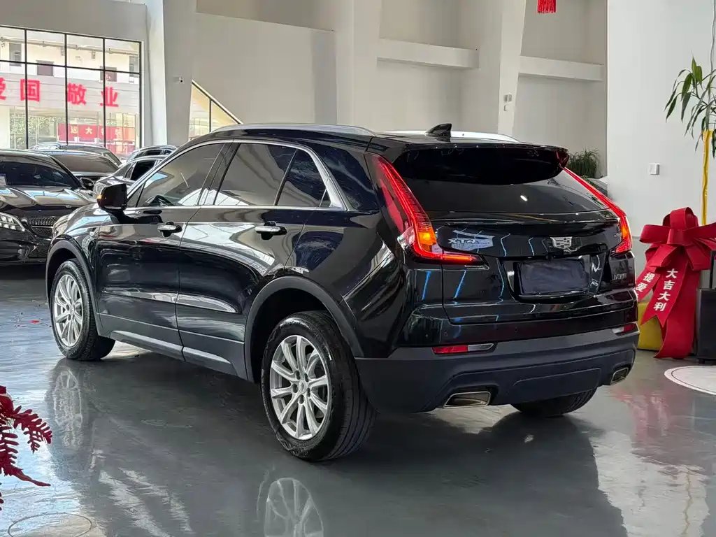 Cadillac XT4 28 T 2 WD Tech