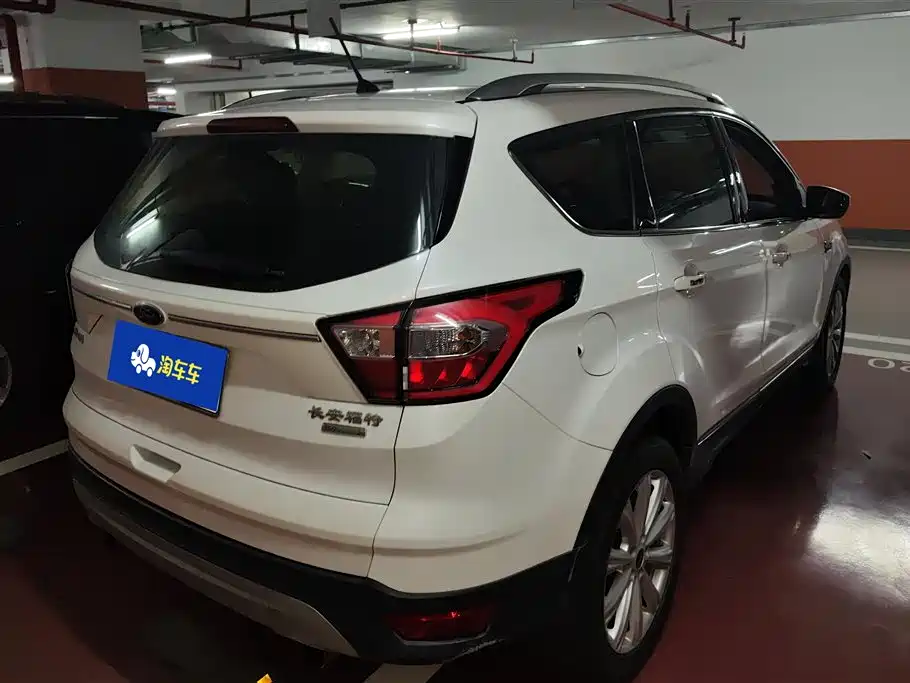Kuga EcoBoost 180 2 WD Grand Wing