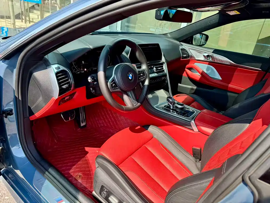BMW 8 Series Facelift 840 i xDrive 4-door Coupe M Sport Package