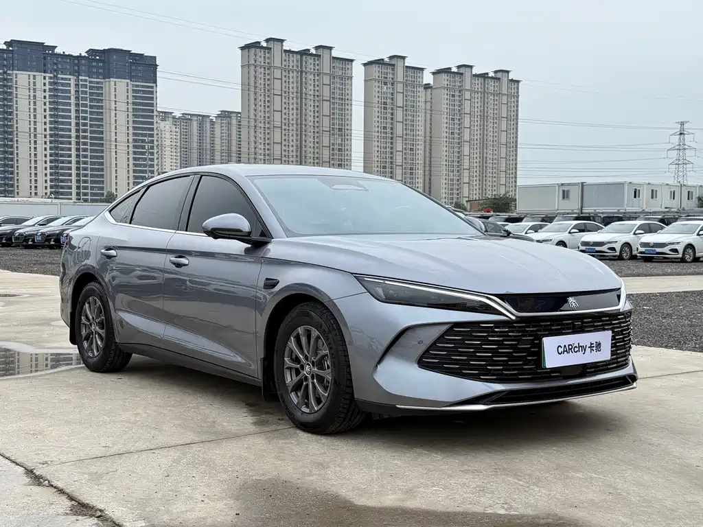 Qin L DM-i Smart Drive 80 KM Leading