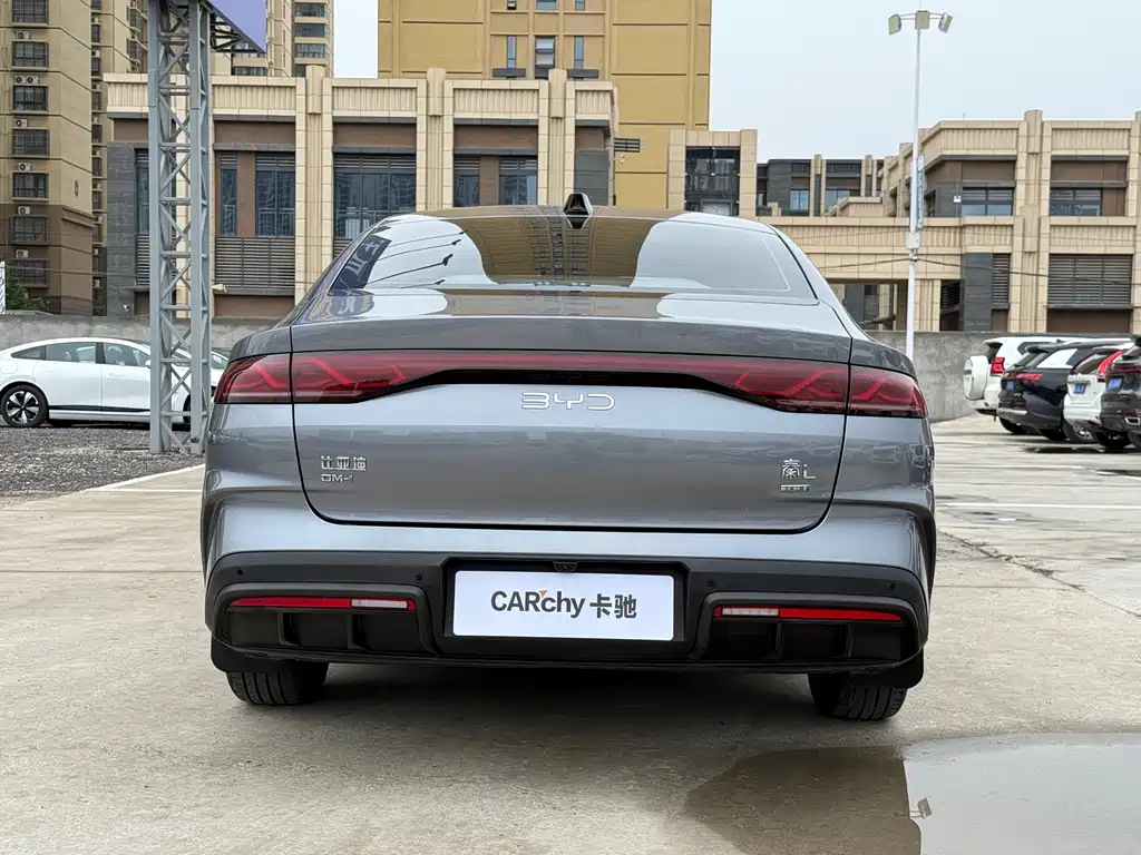 Qin L DM-i Smart Drive 80 KM Leading