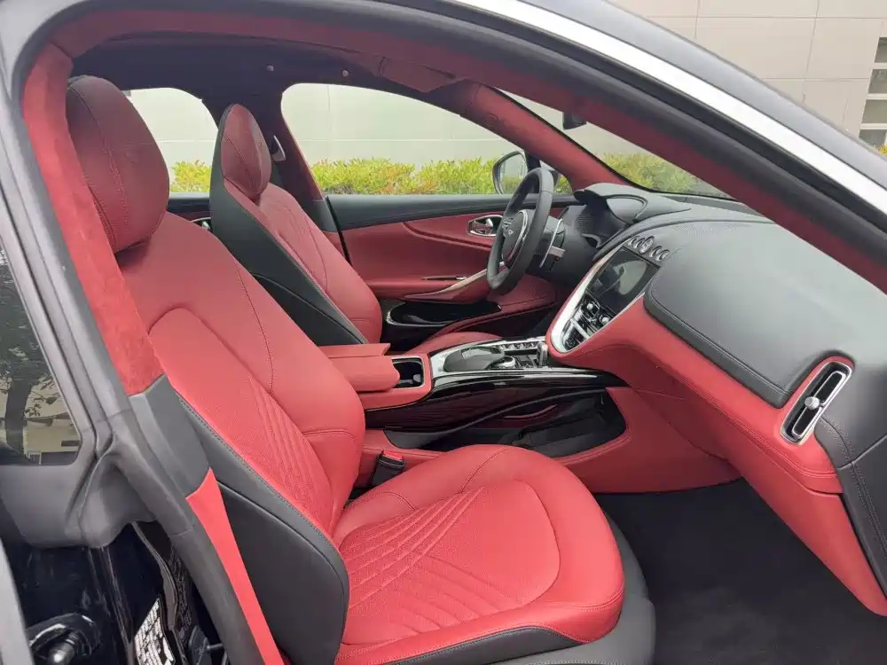 Aston Martin DBX 4.0 T V8