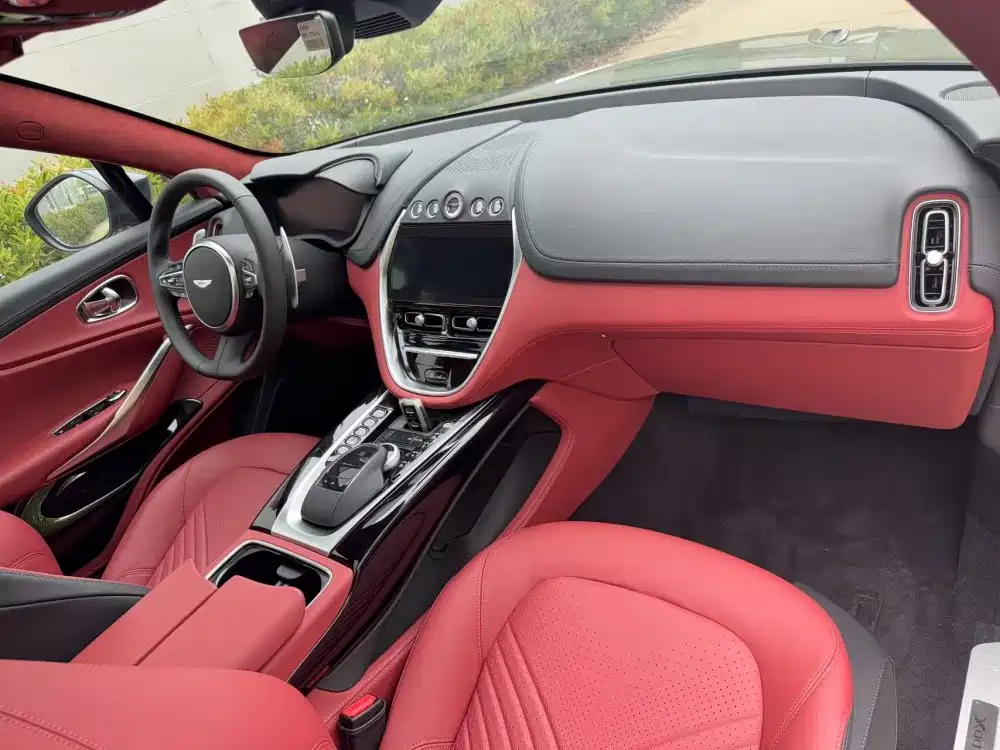 Aston Martin DBX 4.0 T V8