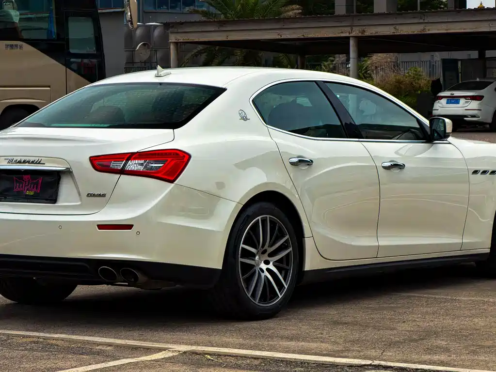 Ghibli 3.0 T Standard