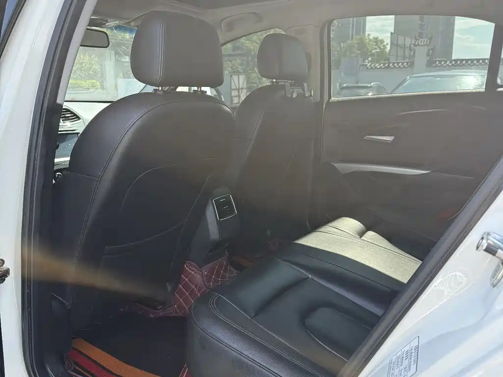 Senova D70 Performance 1.8 T Premium